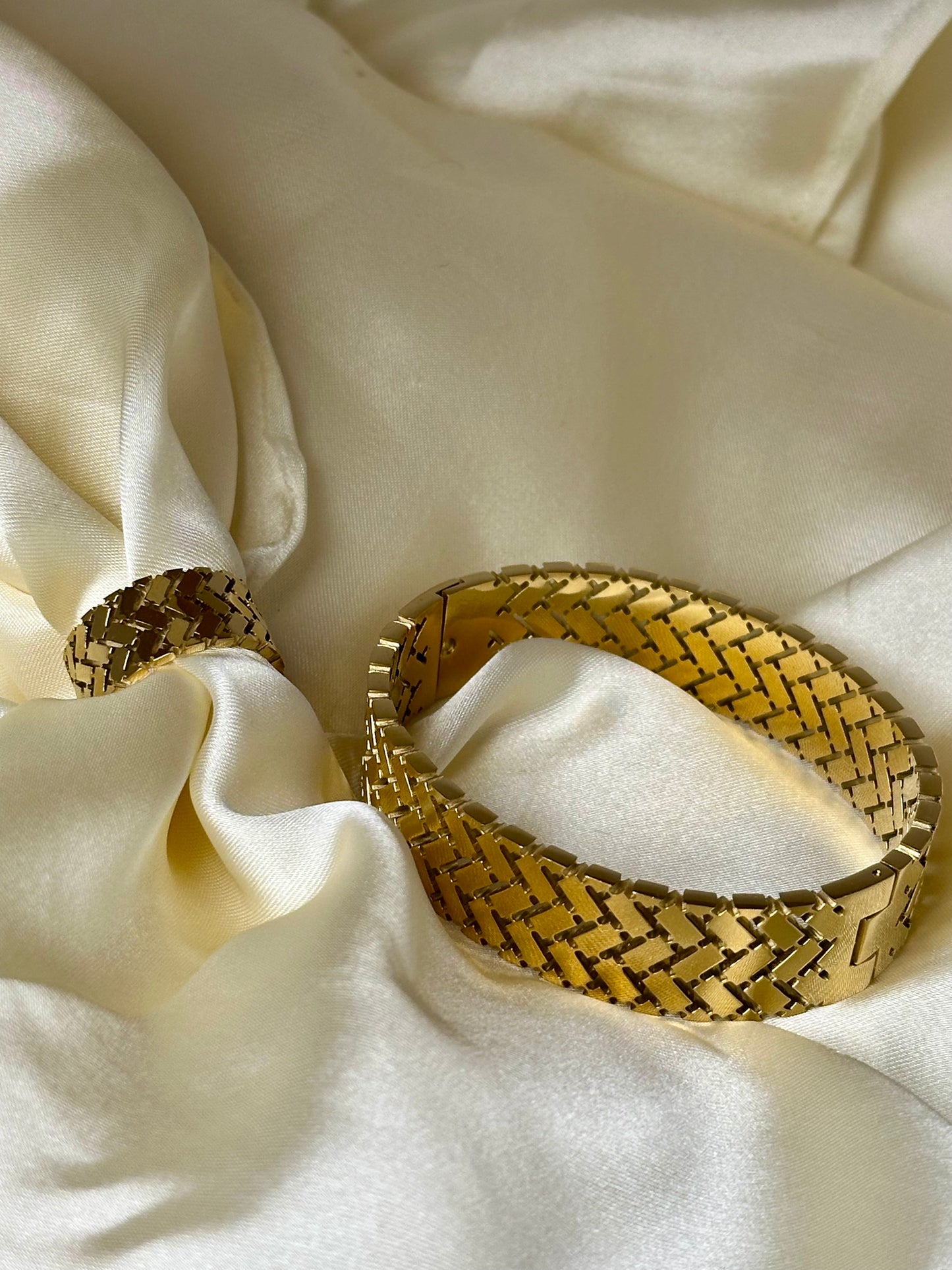Rectangle Mesh Ring and Handcuff set