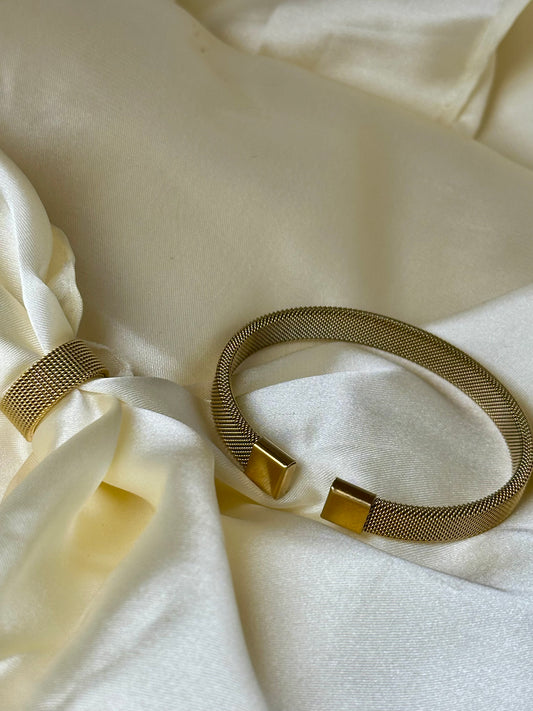 Mesh Ring and Handcuff set