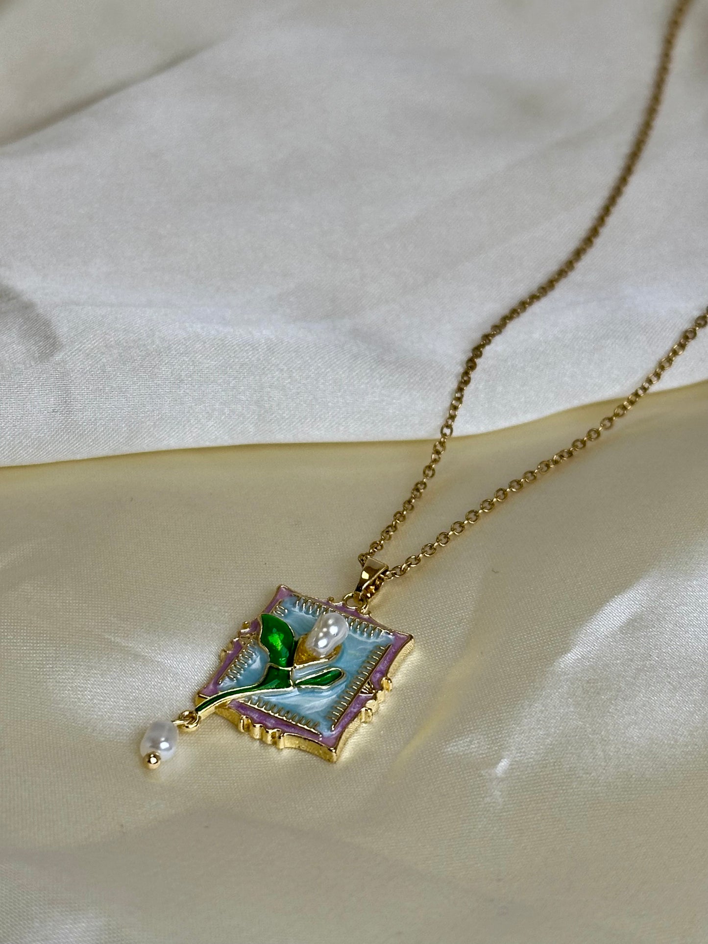 Pearl Tulip Necklace