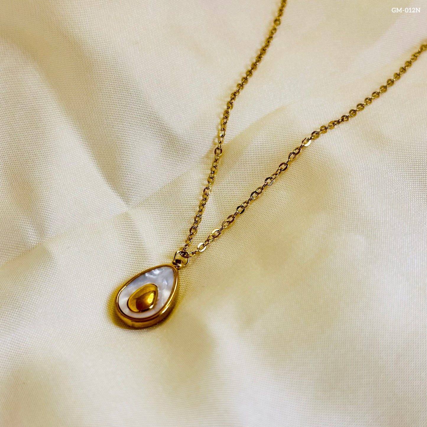 White n Gold Droplet Necklace GM-012N