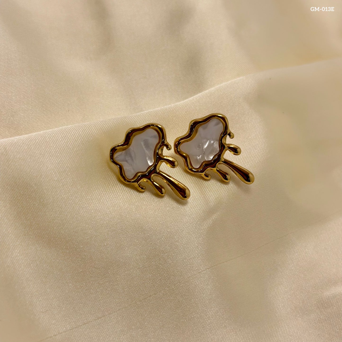 White Cloud Earrings GM-013E