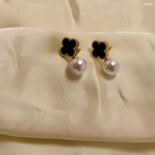 Pearl Clover Black Earrings GM-022E
